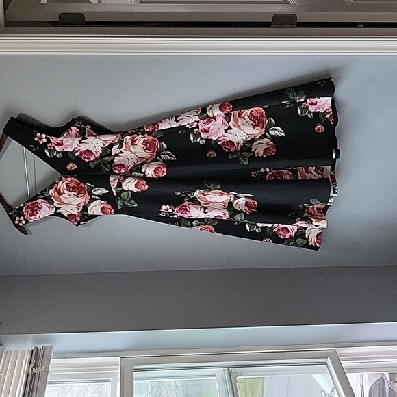 Sleeveless floral print summer dress - Picture 5 of 7